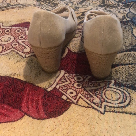 Beige canvas wedge sandals - Picture 3 of 6